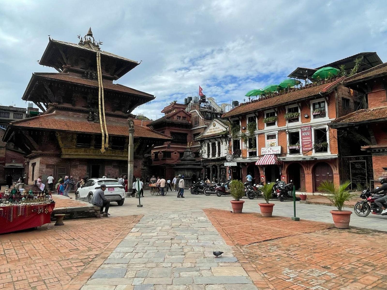 Patan Square - 2 Km From Patan Durbar Square Hotell Exteriör bild