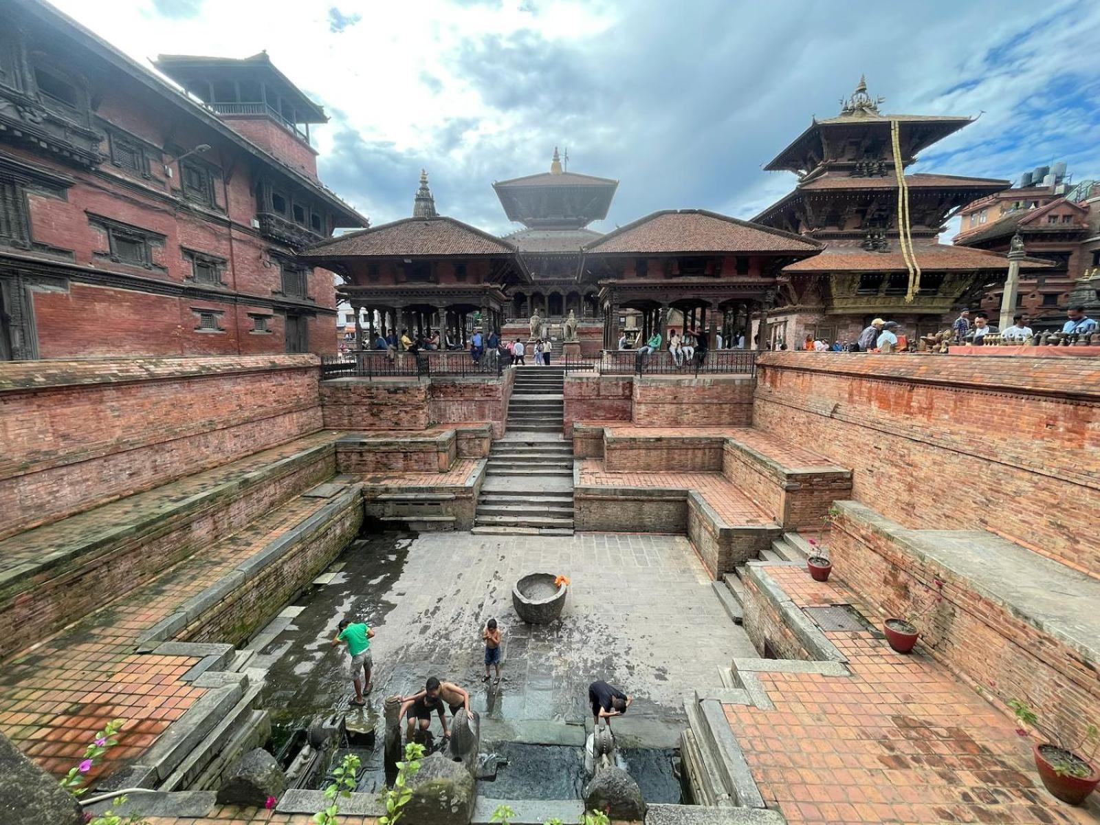 Patan Square - 2 Km From Patan Durbar Square Hotell Exteriör bild