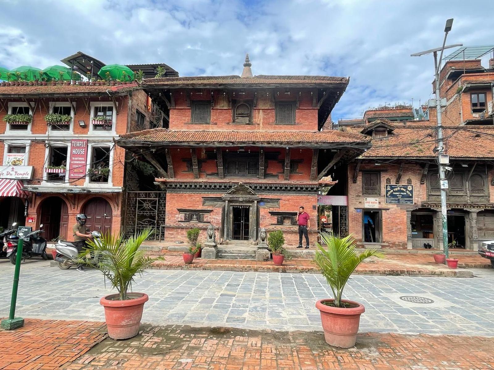 Patan Square - 2 Km From Patan Durbar Square Hotell Exteriör bild